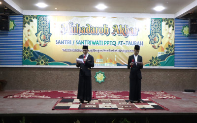 Muhadaroh Akbar PPTQ At-Taubah: Santri Teladan, Berjuang dengan Ilmu, Berbakti dengan Amal
